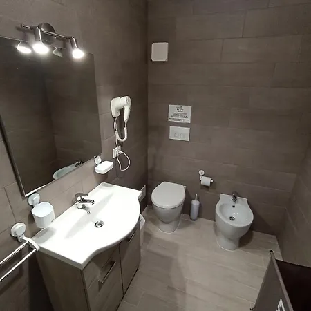 Casa Gabriele فندق مبيت وإفطار روسانو