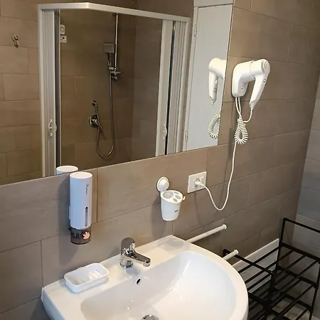 Casa Gabriele فندق مبيت وإفطار روسانو